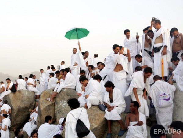 Король Саудовской Аравии пообещал пересмотреть планы по массовому совершению хаджа